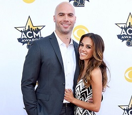 Country singer and actress Jana Kramer married football