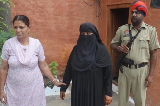 Amritsar, India 31 July 2015:   Pakistani National Chanda Khan who has been booked by police after no travel document was found from her    at Government Railway Police (GRP) Station in  Amritsar on Friday.  July 31 2015 (Photo by  Sameer Sehgal  / Hindustan Times)